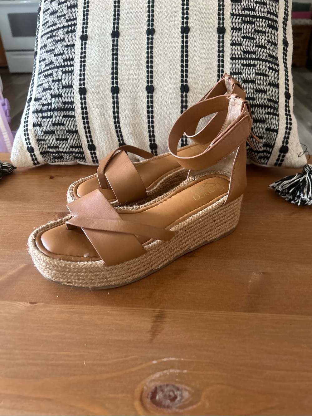 Franco Sarto espadrille Tan patch Sandal Size 8